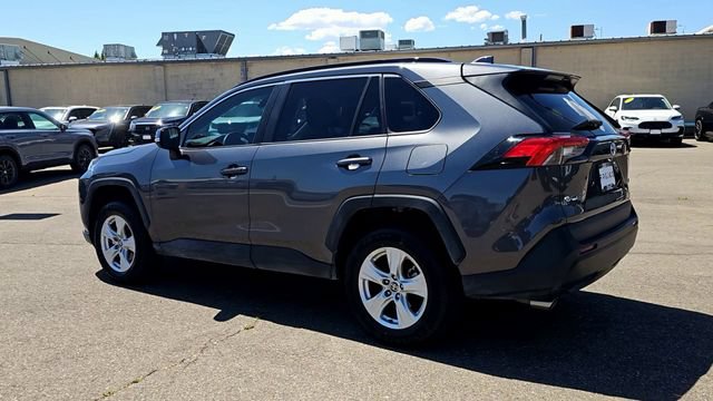 Used 2021 Toyota RAV4 XLE w/ Convenience Package FWD image 6