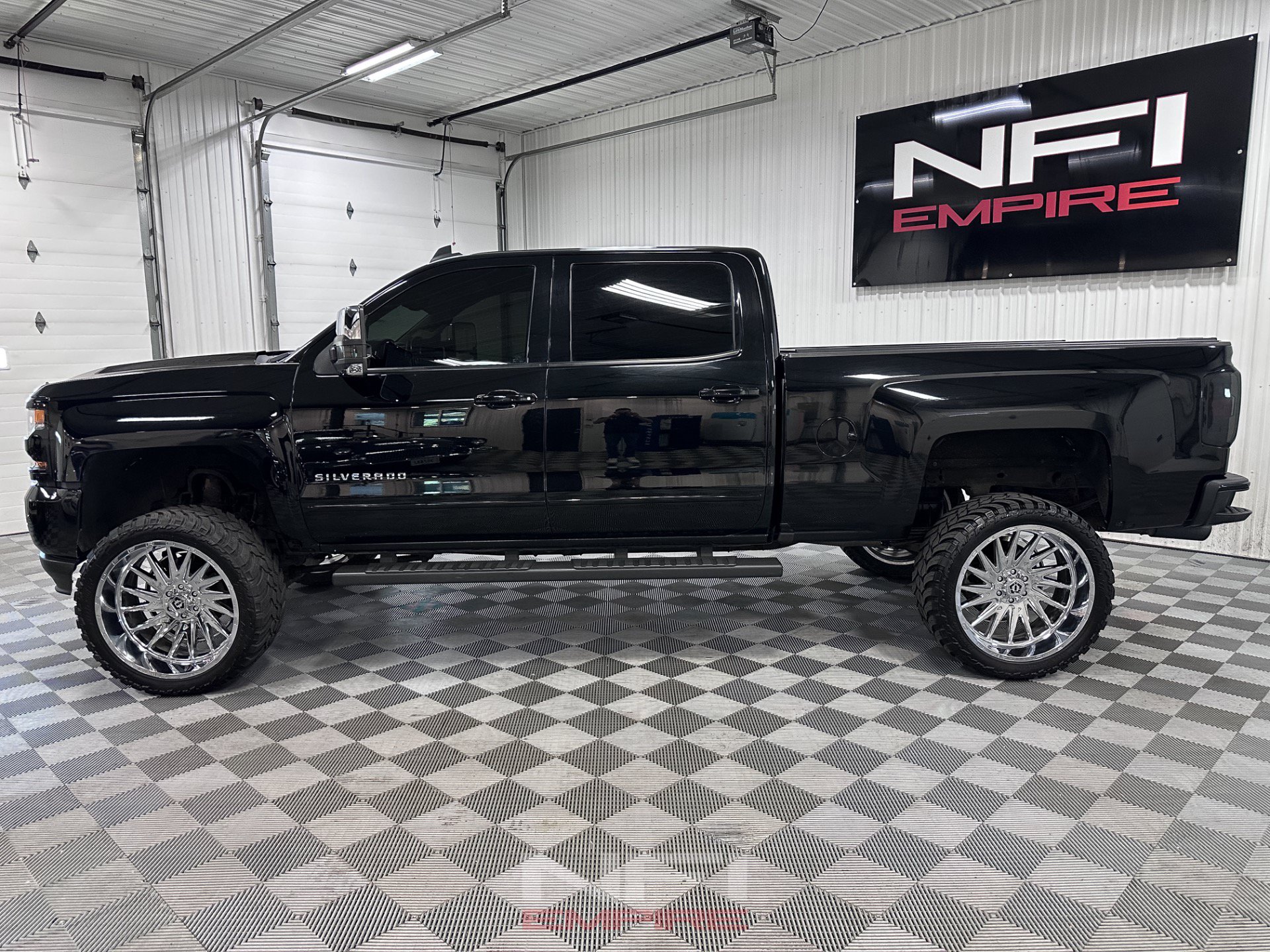 Used 2017 Chevrolet Silverado 1500 LT w/ All Star Edition AWD/4WD image 2