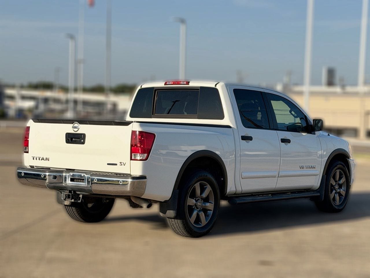 Used 2015 Nissan Titan SV w/ SV Value Truck Package RWD image 8
