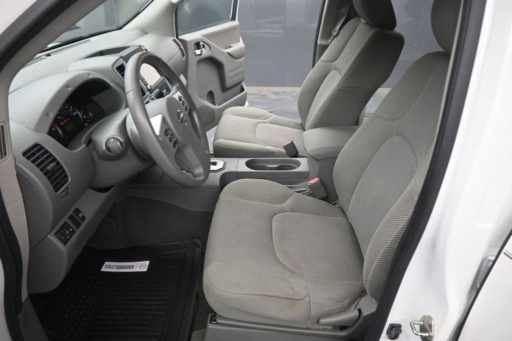 Used 2020 Nissan Frontier SV w/ Midnight Edition Floor Mats RWD image 9