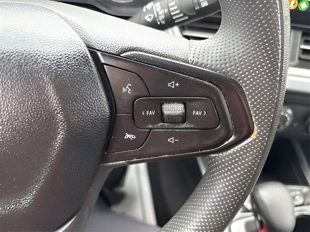 Used 2025 Chevrolet Trax LS w/ LS Convenience Package image 8