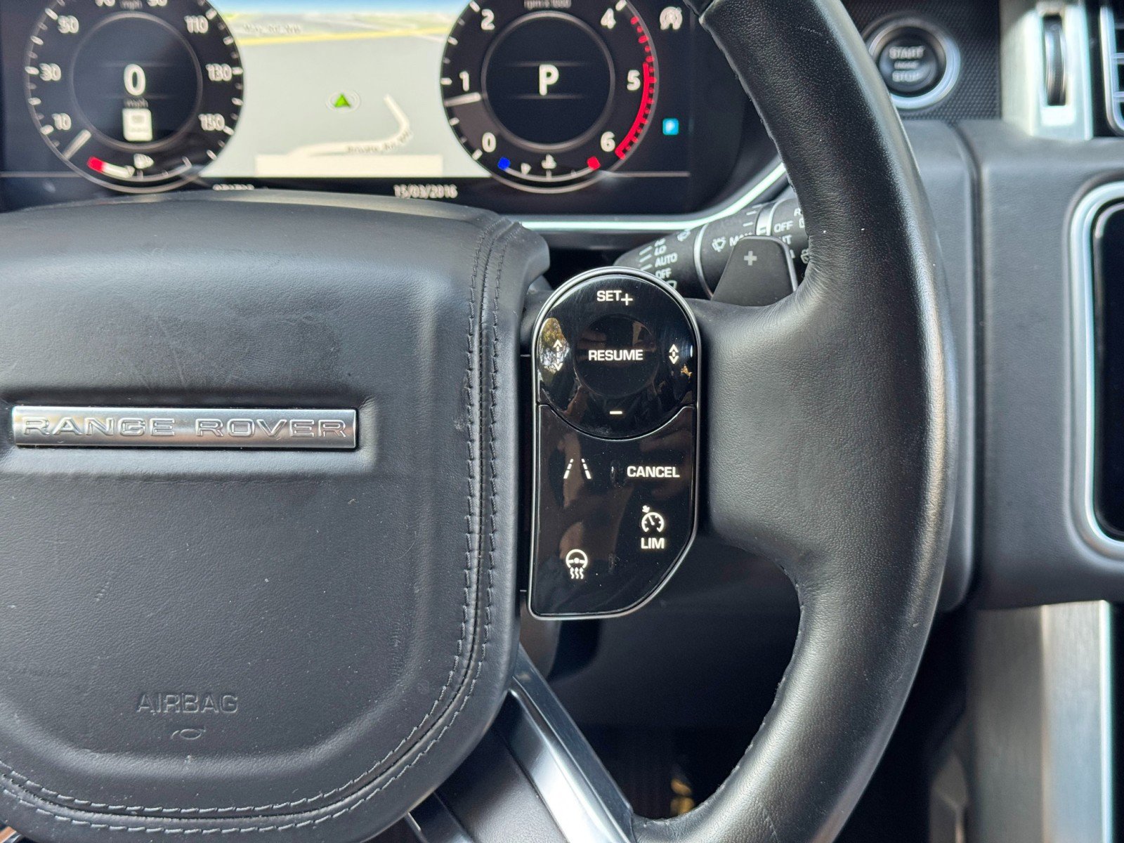 Used 2018 Land Rover Range Rover HSE image 24