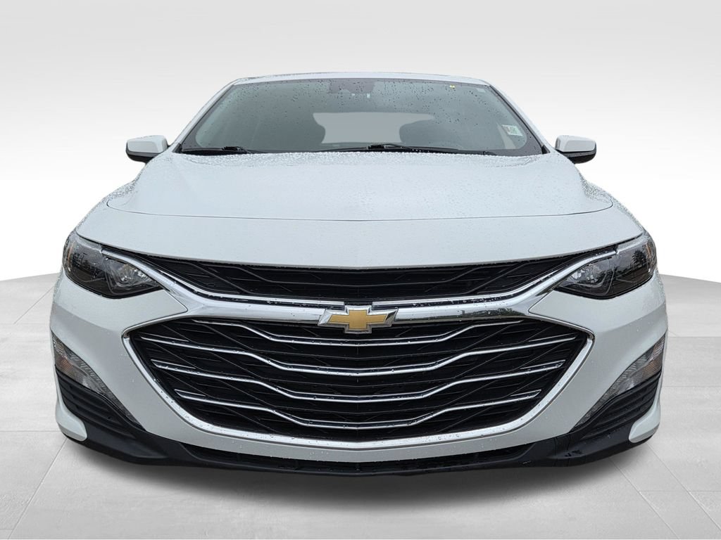 Used 2023 Chevrolet Malibu LT w/ Driver Confidence Package FWD image 3
