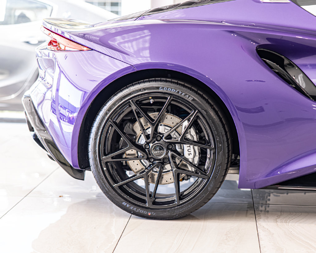 New 2027 Lotus Emira SE RWD image 11