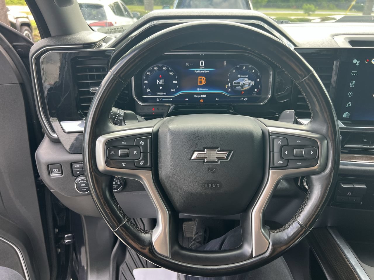 Used 2024 Chevrolet Silverado 1500 LT Trail Boss w/ LT Trail Boss Premium Package AWD/4WD image 18