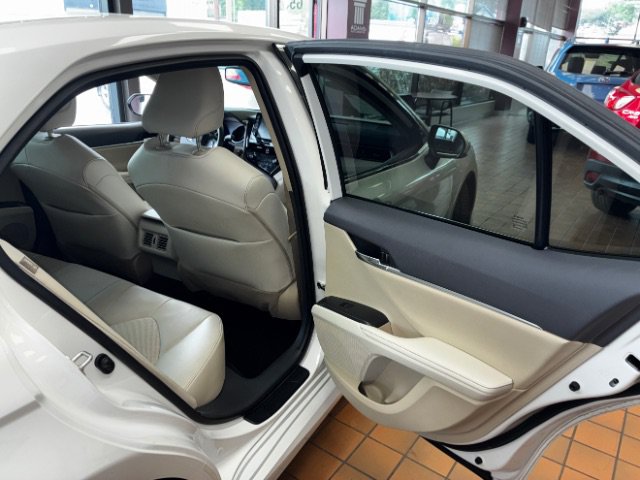 Used 2022 Toyota Camry XLE FWD image 29