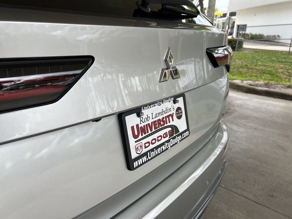 Used 2026 Mitsubishi Outlander SE FWD image 17