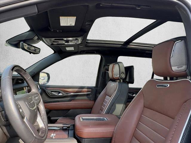 Used 2023 GMC Yukon Denali Ultimate image 11