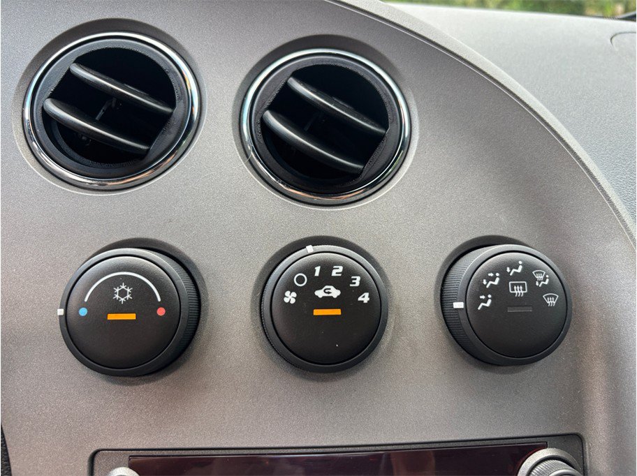 Used 2007 Pontiac Solstice GXP w/ Premium Package RWD image 23