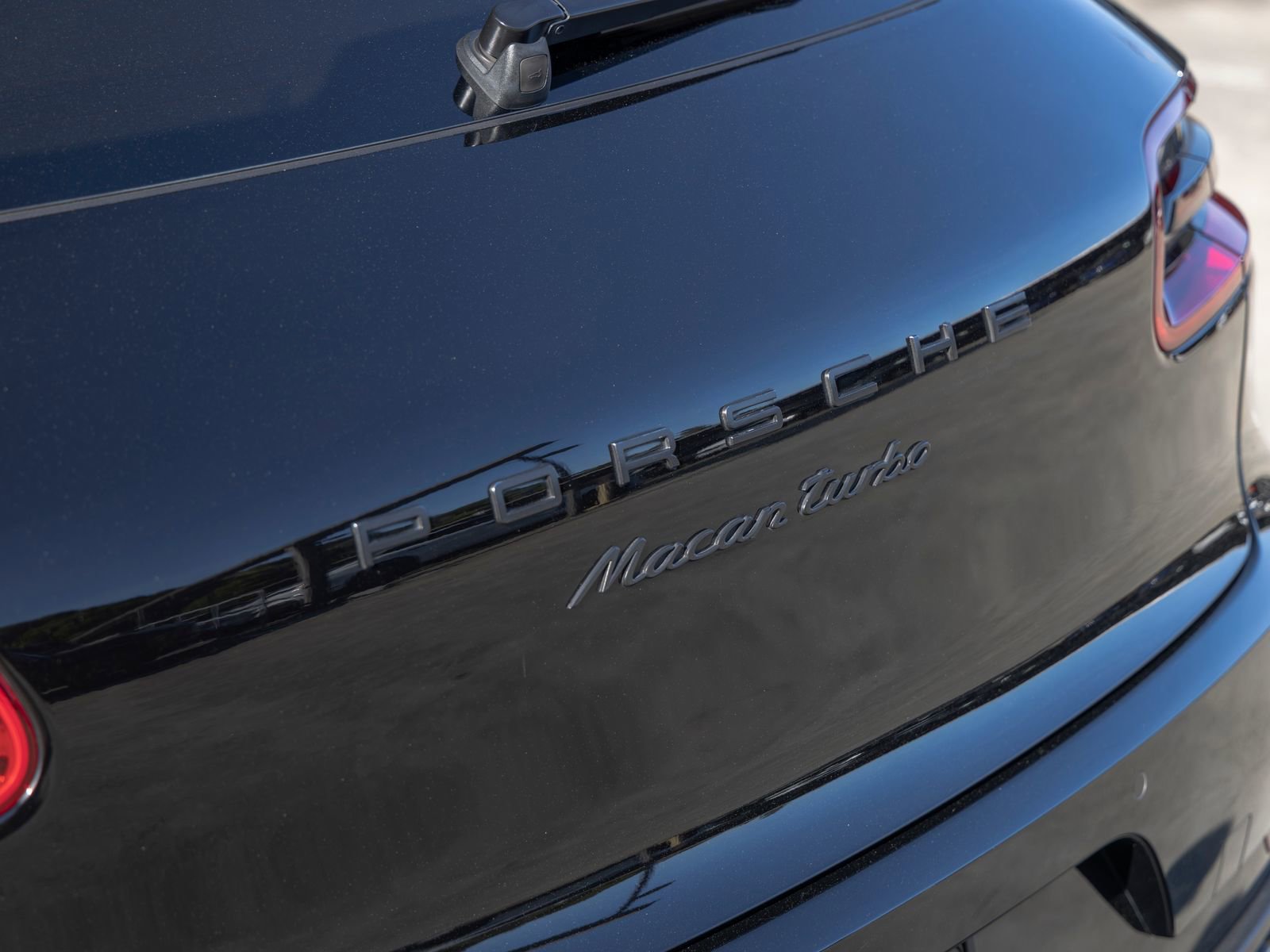 Used 2016 Porsche Macan Turbo image 19