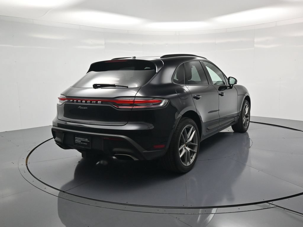 Certified 2025 Porsche Macan AWD/4WD image 39