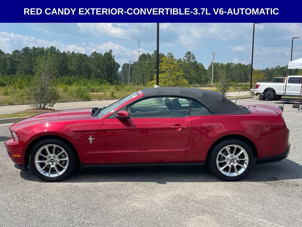 Used 2011 Ford Mustang Premium w/ 202A Rapid Spec Order Code RWD image 4