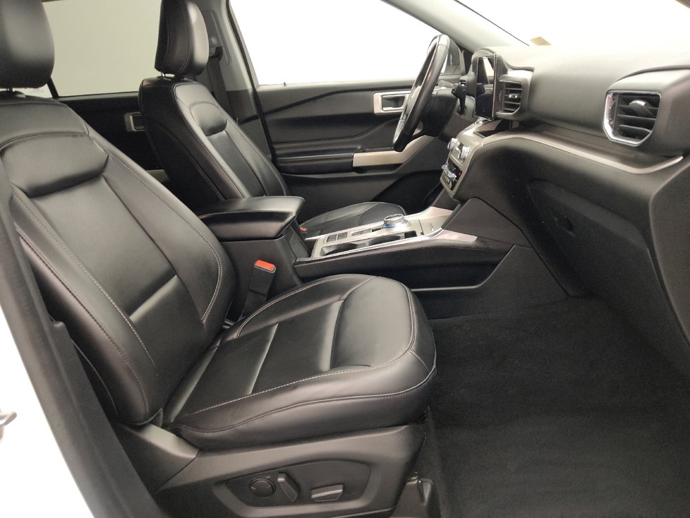 Used 2022 Ford Explorer XLT w/ Equipment Group 202A image 21