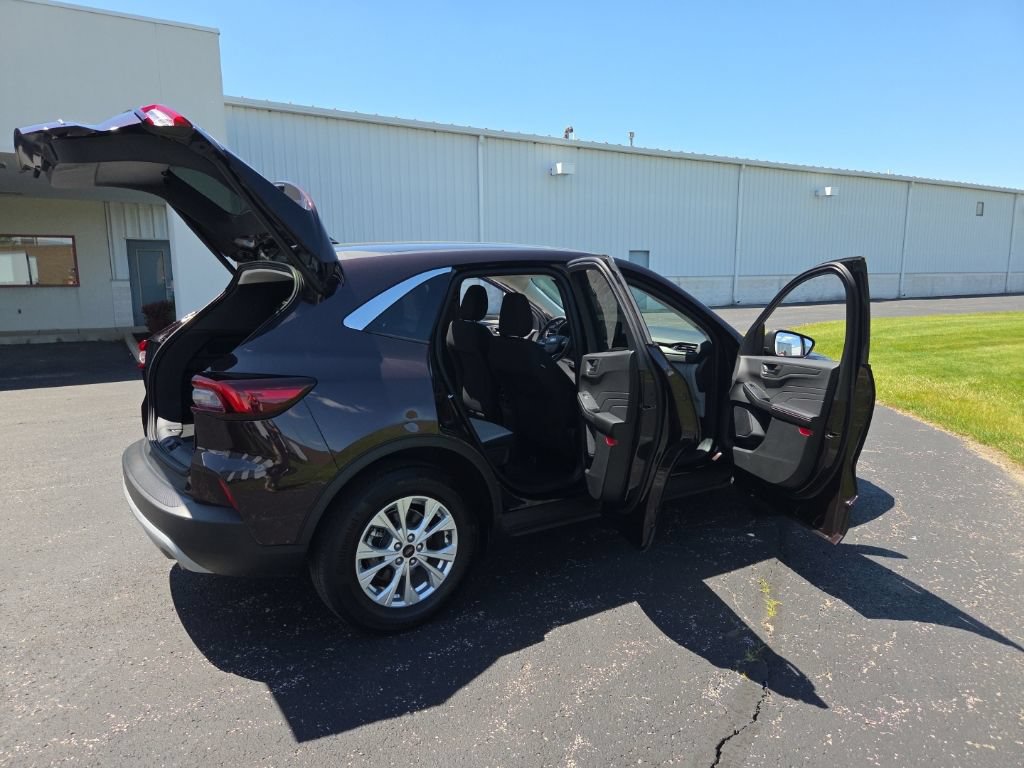 Used 2023 Ford Escape Active AWD/4WD image 24