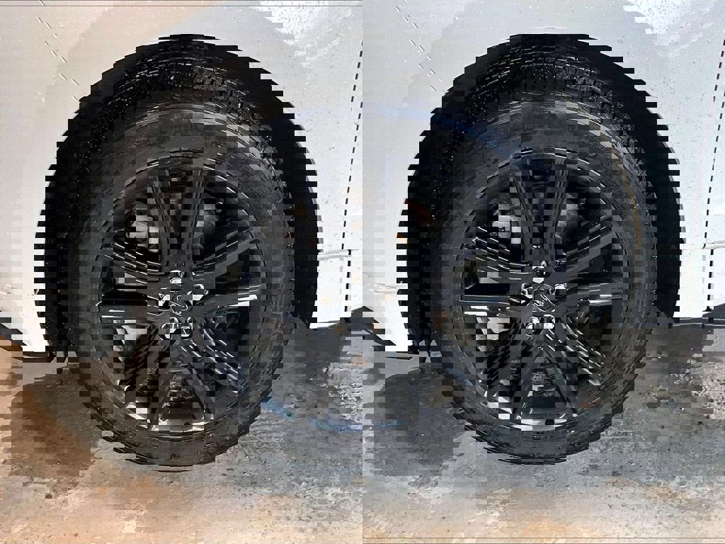 Used 2022 Ford Edge ST-Line w/ Class II Trailer Tow Package image 7