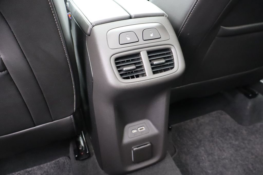 Used 2023 Buick Envision Avenir image 42