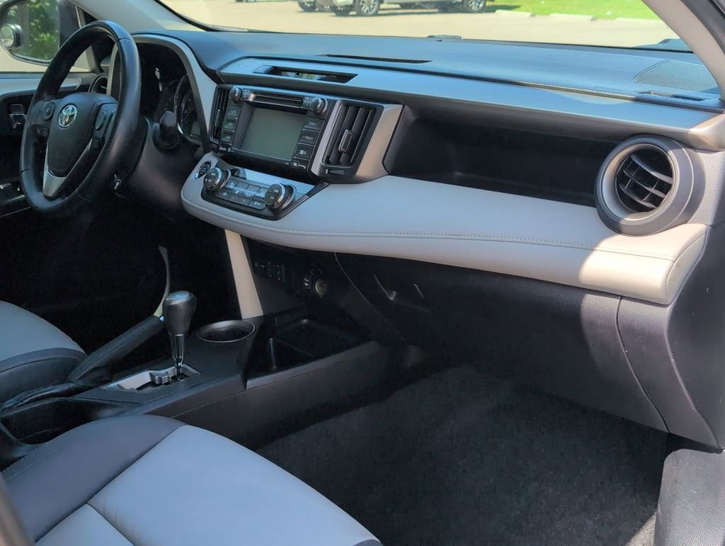 Used 2014 Toyota RAV4 Limited FWD image 28