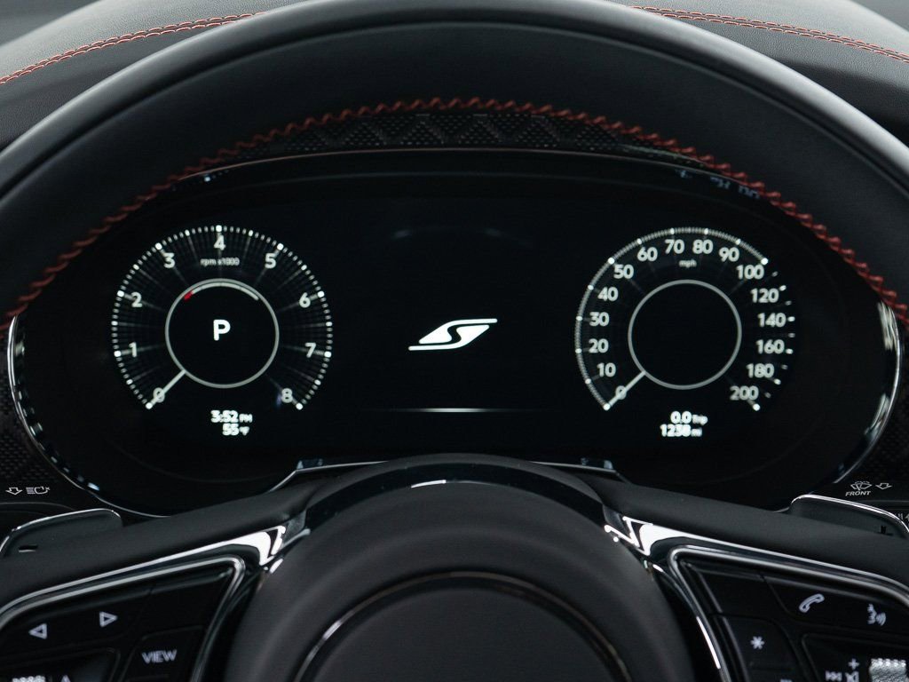 Certified 2025 Bentley Bentayga image 33