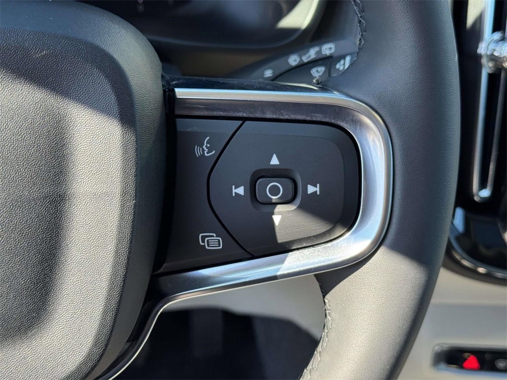 Used 2023 Volvo XC40 B5 Plus w/ Driver Assist Package image 20