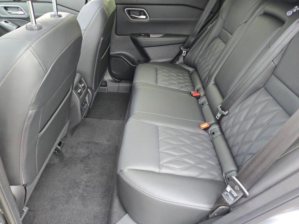 New 2026 Nissan Rogue Platinum w/ Platinum Premium Package image 18