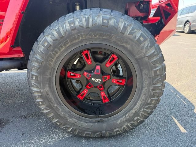 Used 2014 Jeep Wrangler Unlimited Sahara w/ Max Tow Package AWD/4WD image 24