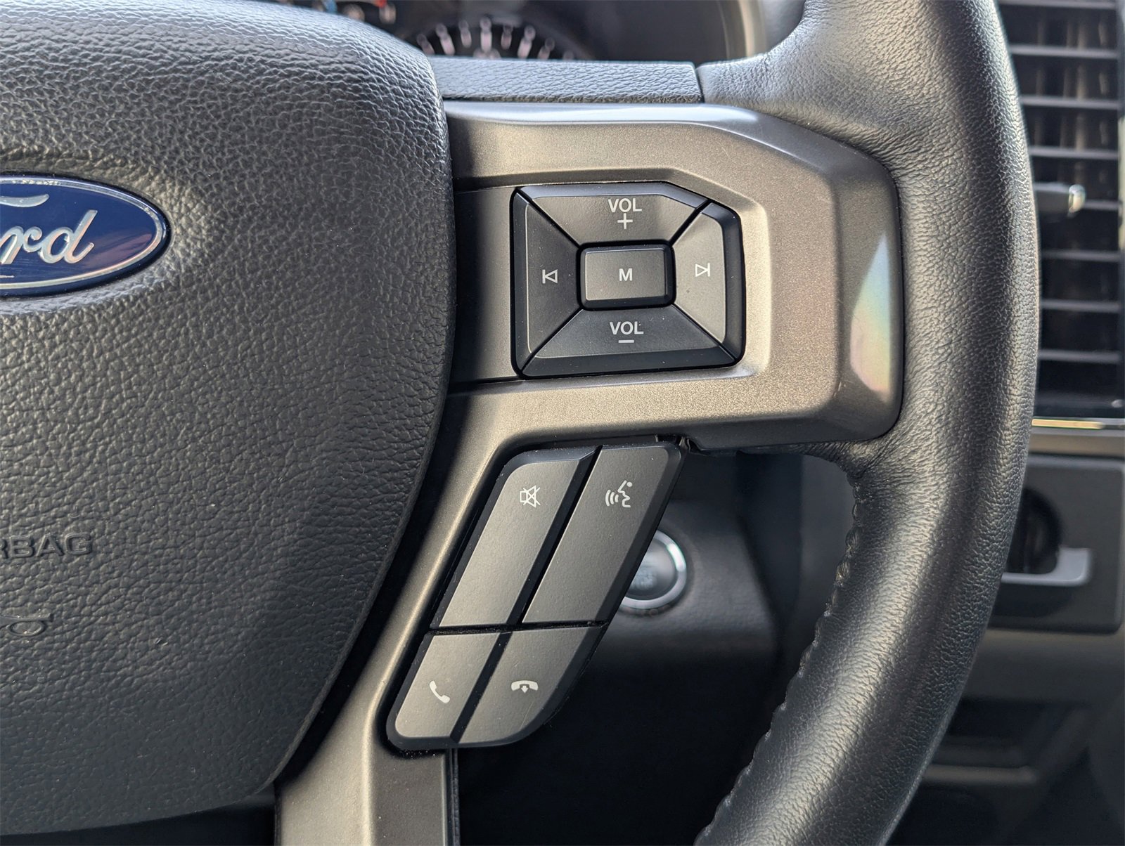 Used 2021 Ford Expedition XLT image 15