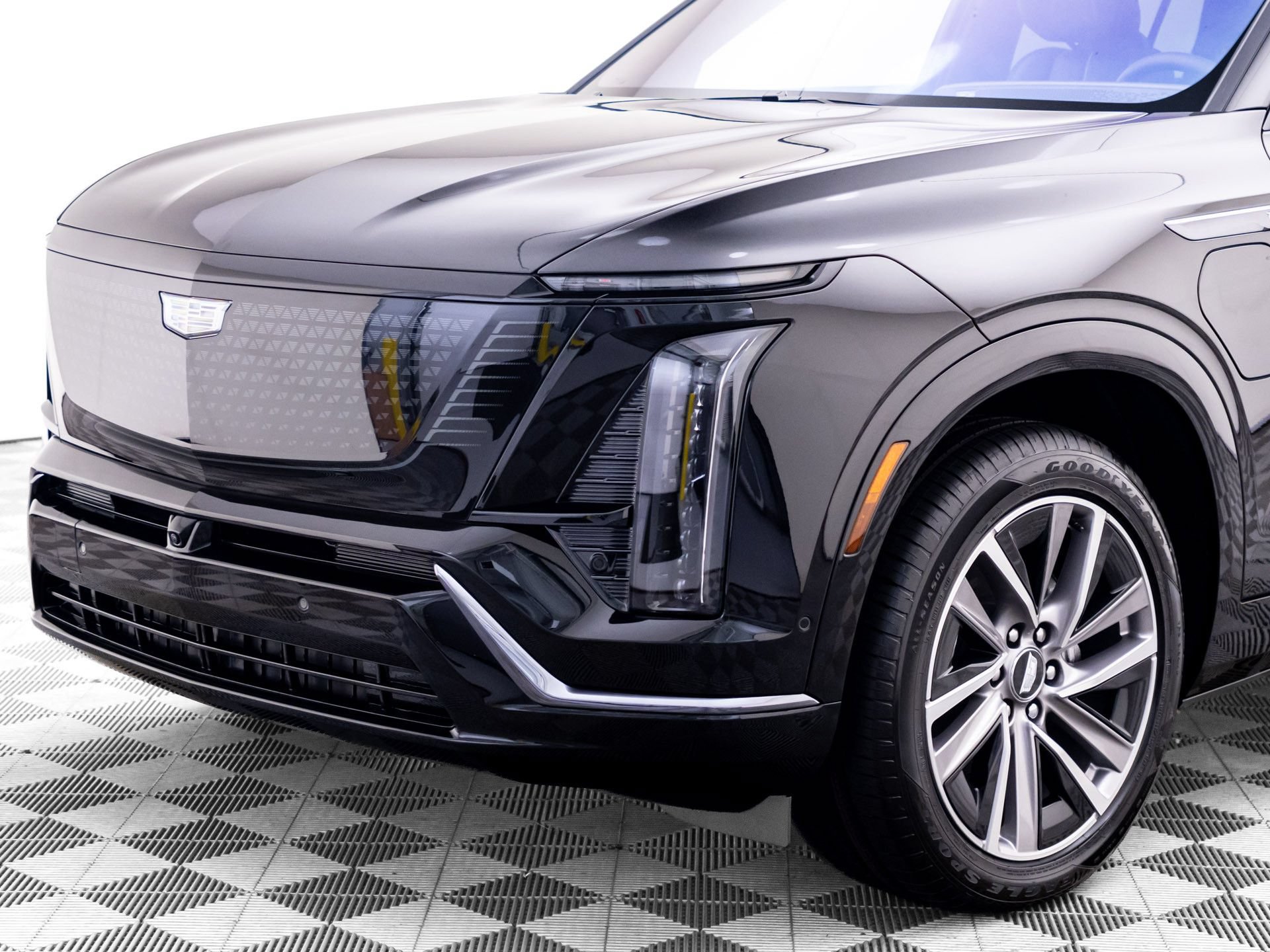 New 2027 Cadillac Vistiq Sport w/ LPO, Floor Liner Package AWD/4WD image 36