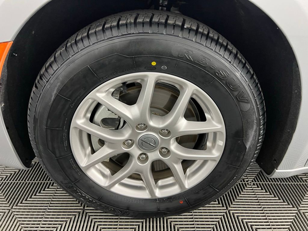 Used 2024 Chrysler Pacifica Touring-L image 13