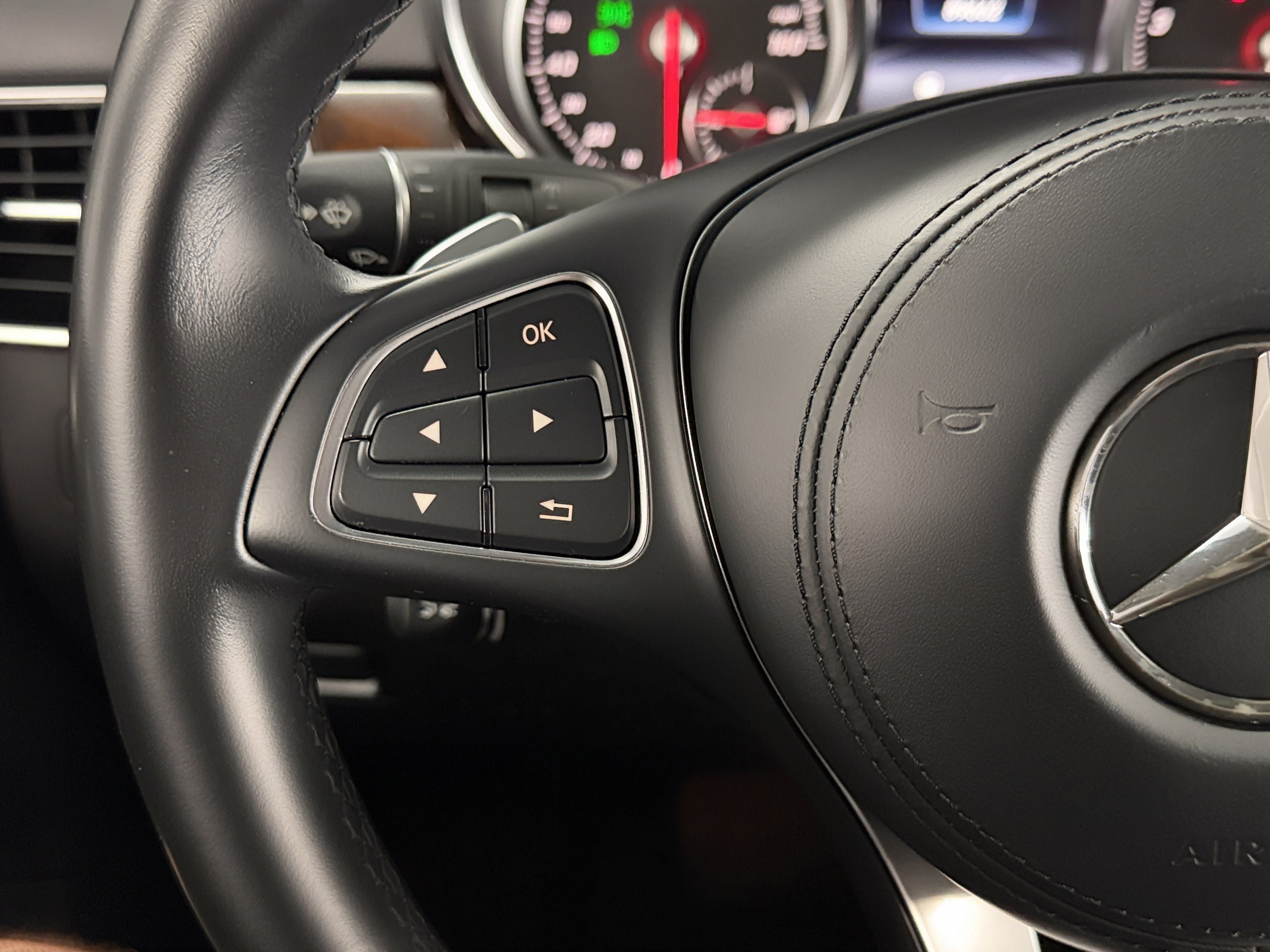 Used 2019 Mercedes-Benz GLS 550 4MATIC image 21