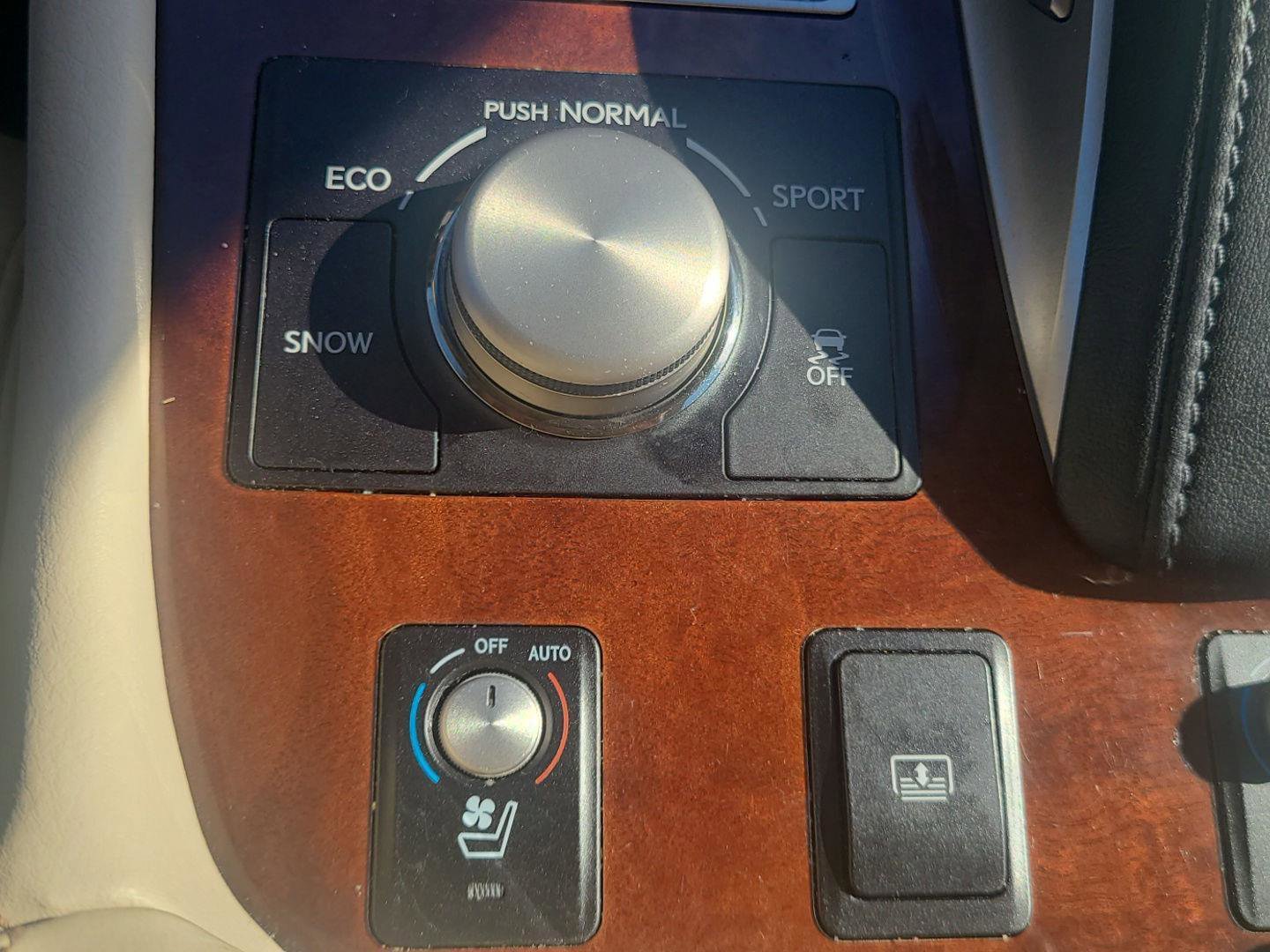 Used 2016 Lexus LS 460 image 26