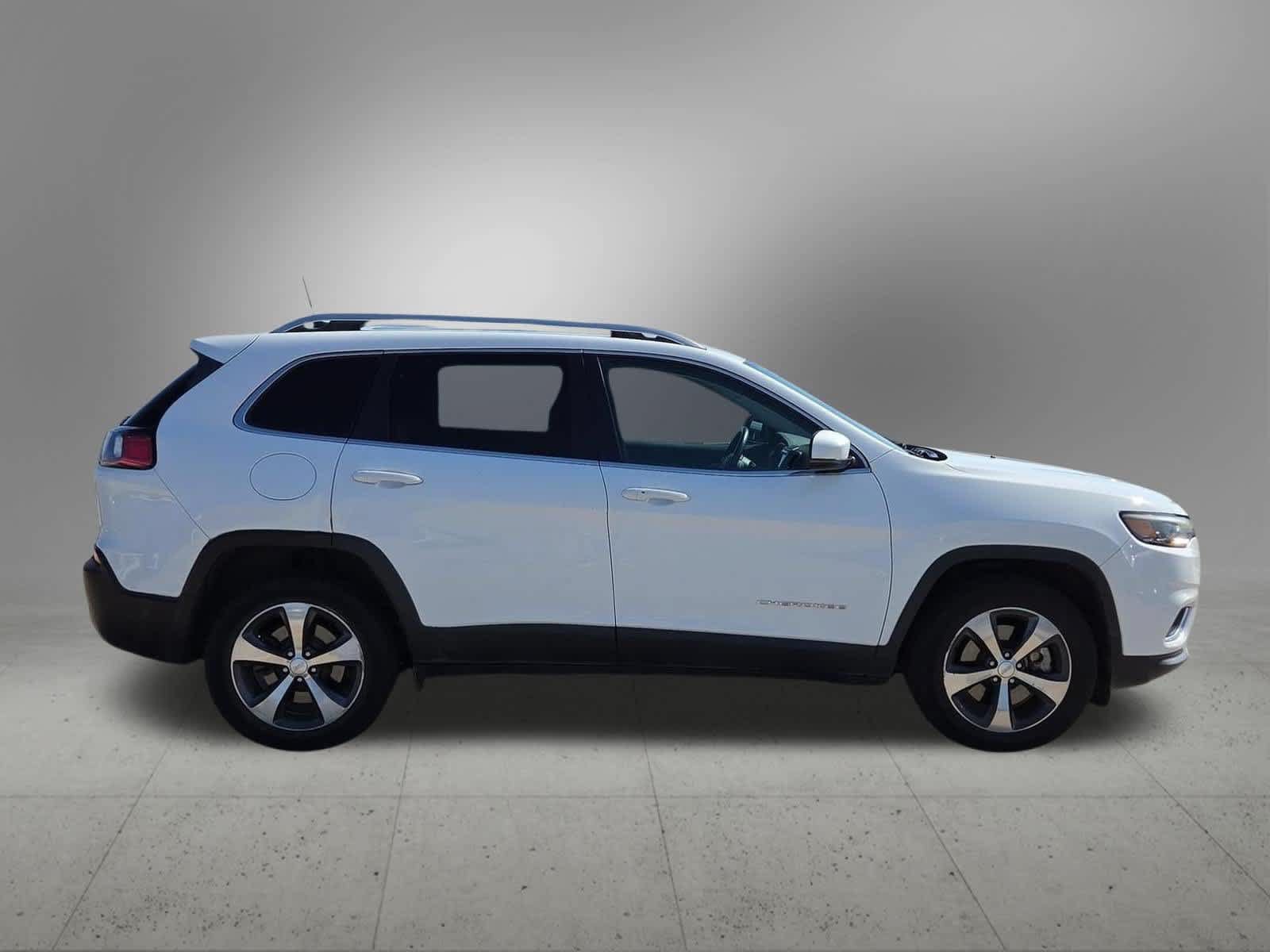 Used 2019 Jeep Cherokee Limited AWD/4WD image 7
