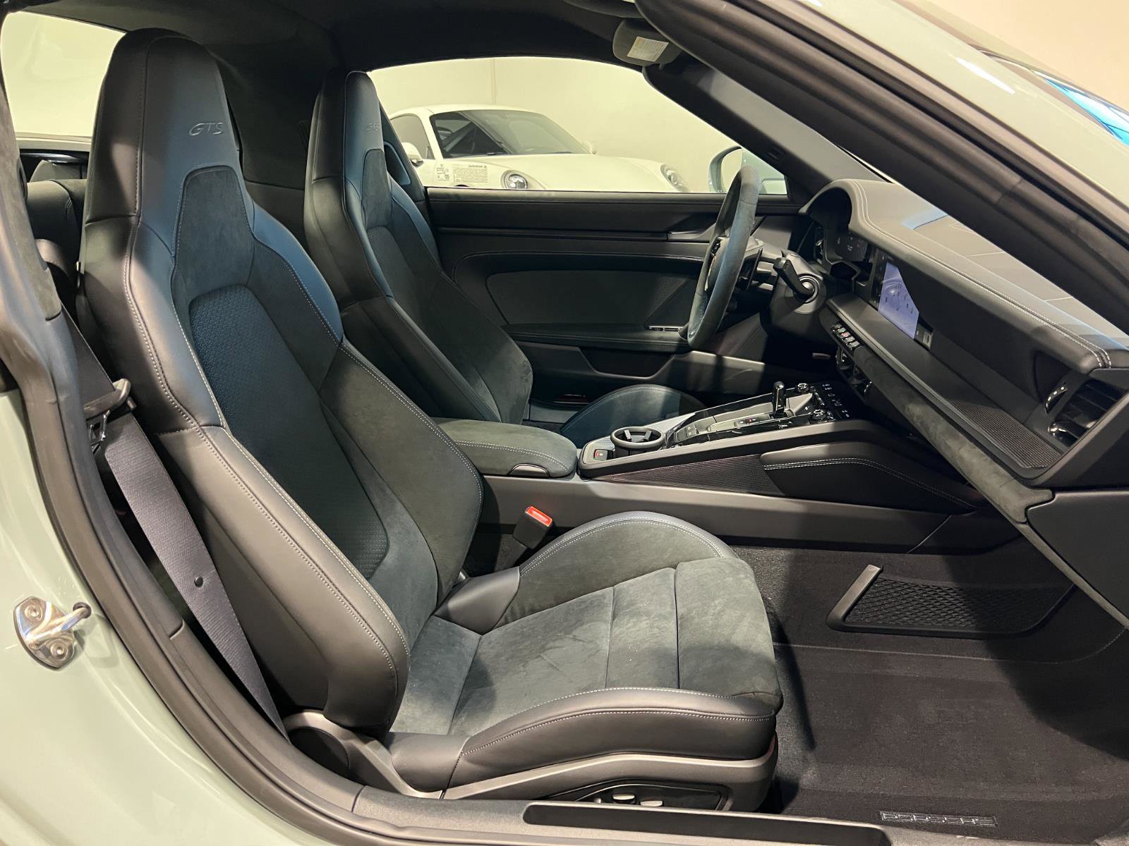 Used 2026 Porsche 911 Targa 4 GTS image 38