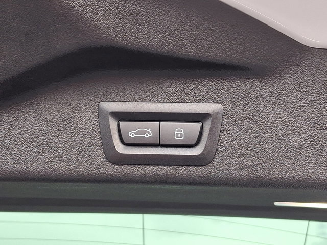 Used 2026 BMW X5 xDrive50e image 36