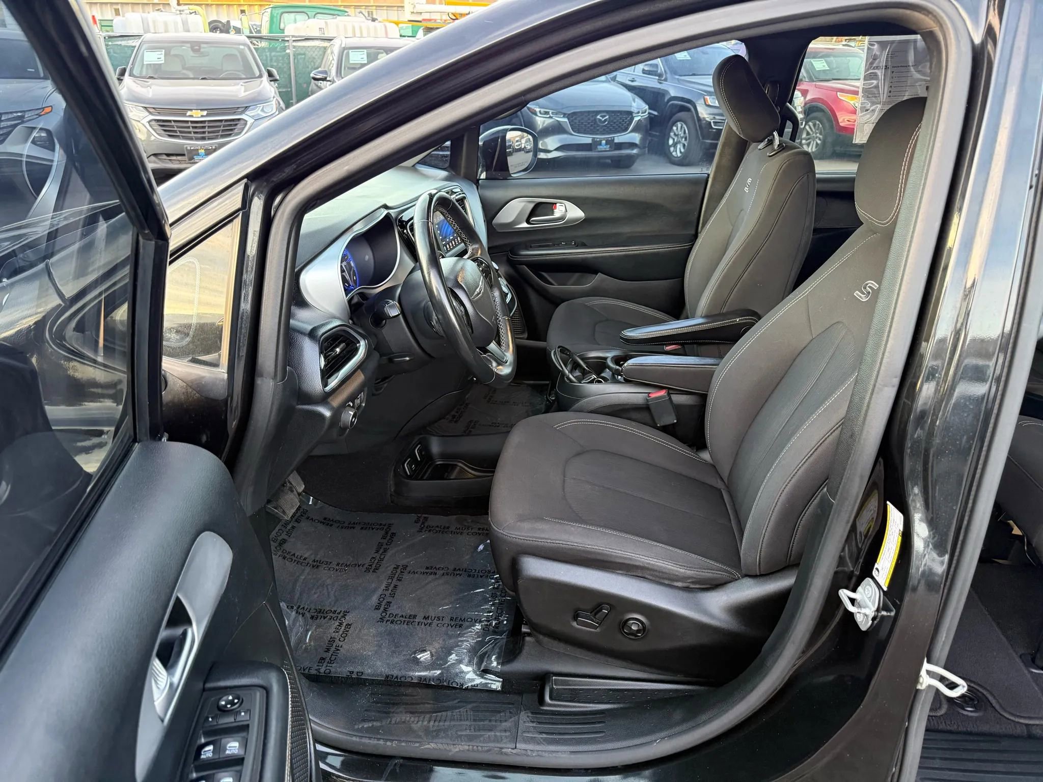 Used 2018 Chrysler Pacifica Touring Plus w/ S Appearance Package image 16