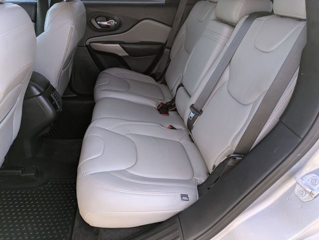 Used 2017 Jeep Cherokee Latitude w/ Safety/Convenience Group image 24