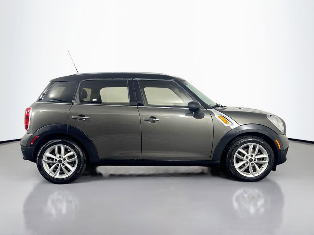 Used 2011 MINI Cooper Countryman image 4