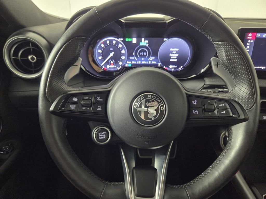 Used 2024 Alfa Romeo Tonale Veloce image 17