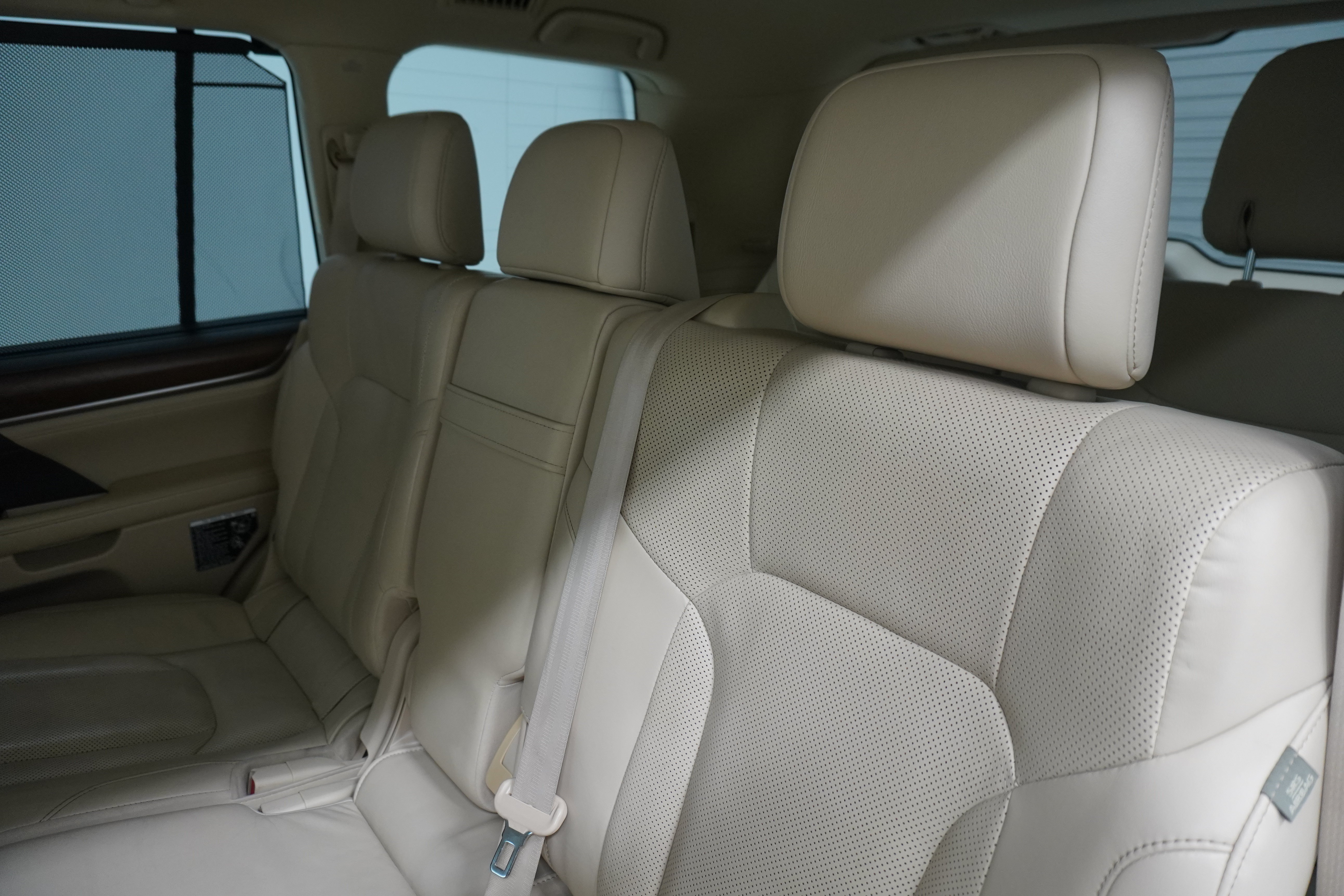 Used 2018 Lexus LX 570 4WD w/ Luxury Package image 12
