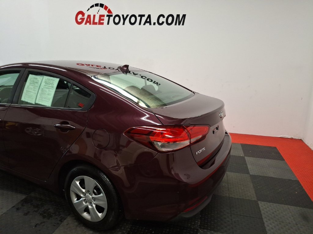 Used 2017 Kia Forte LX FWD image 7