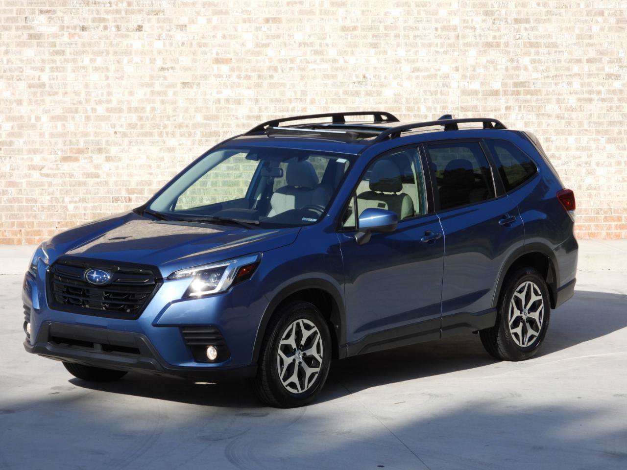 Used 2022 Subaru Forester Premium AWD/4WD image 25