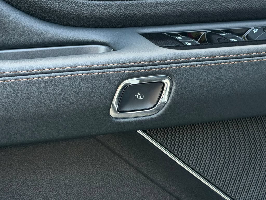 New 2027 Lincoln Aviator AWD w/ Jet Appearance Package image 23