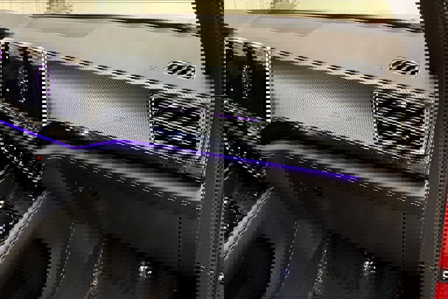 Used 2025 Volkswagen Atlas Cross Sport SEL R-Line image 19