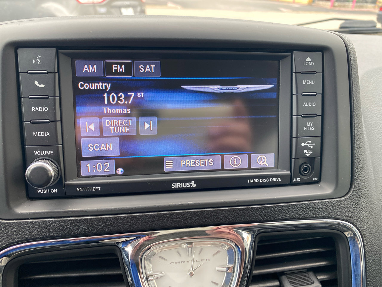 Used 2013 Chrysler Town & Country Touring image 20