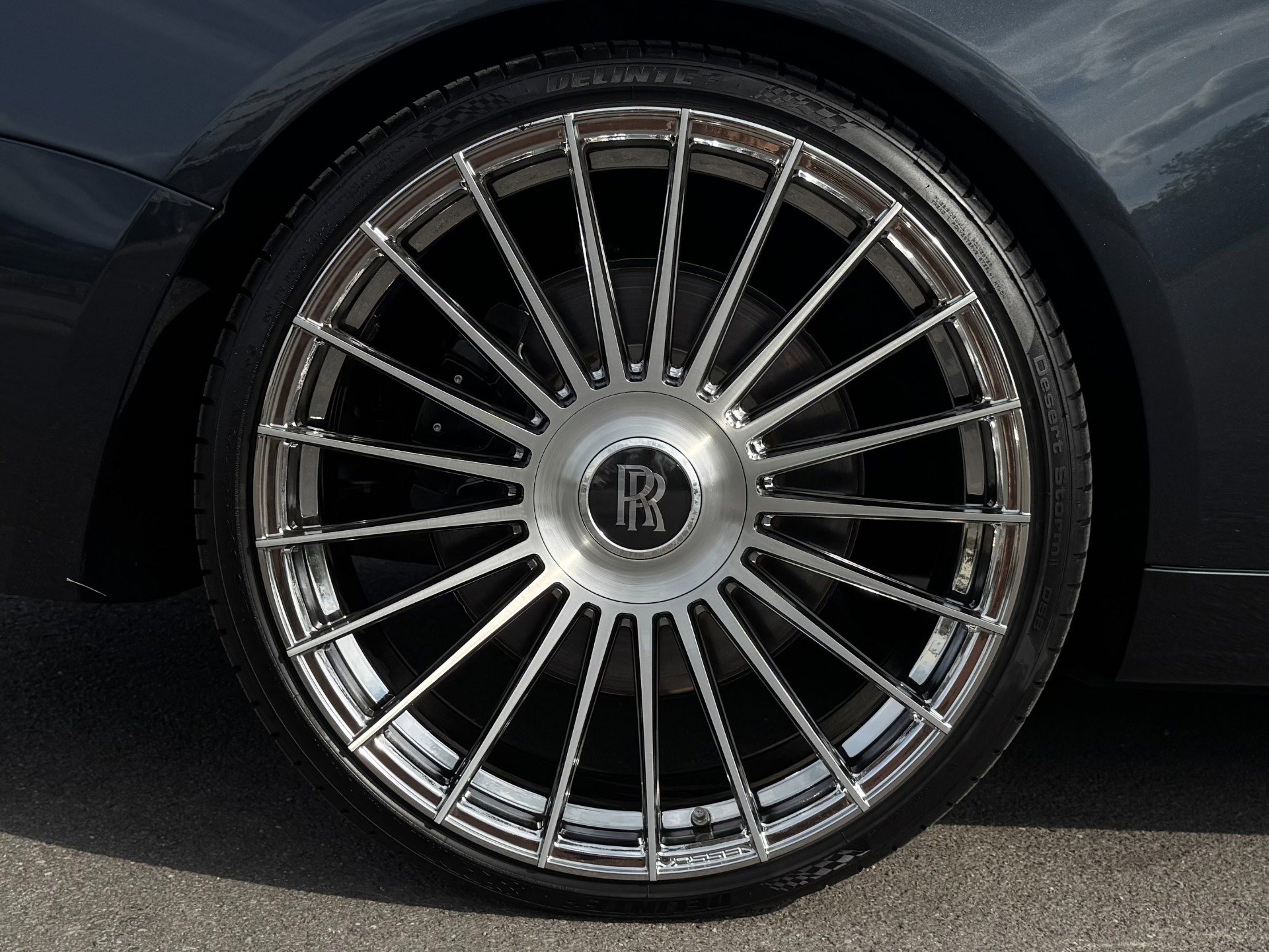 Used 2016 Rolls-Royce Wraith RWD image 91