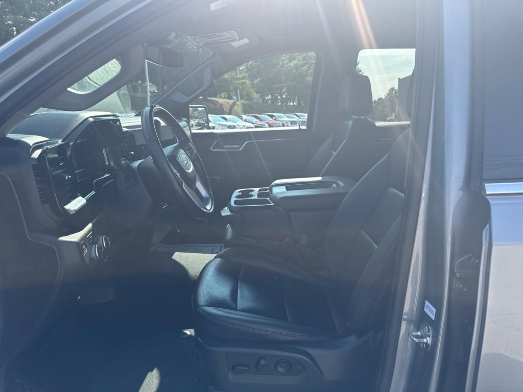 Used 2025 GMC Sierra 1500 SLT AWD/4WD image 10