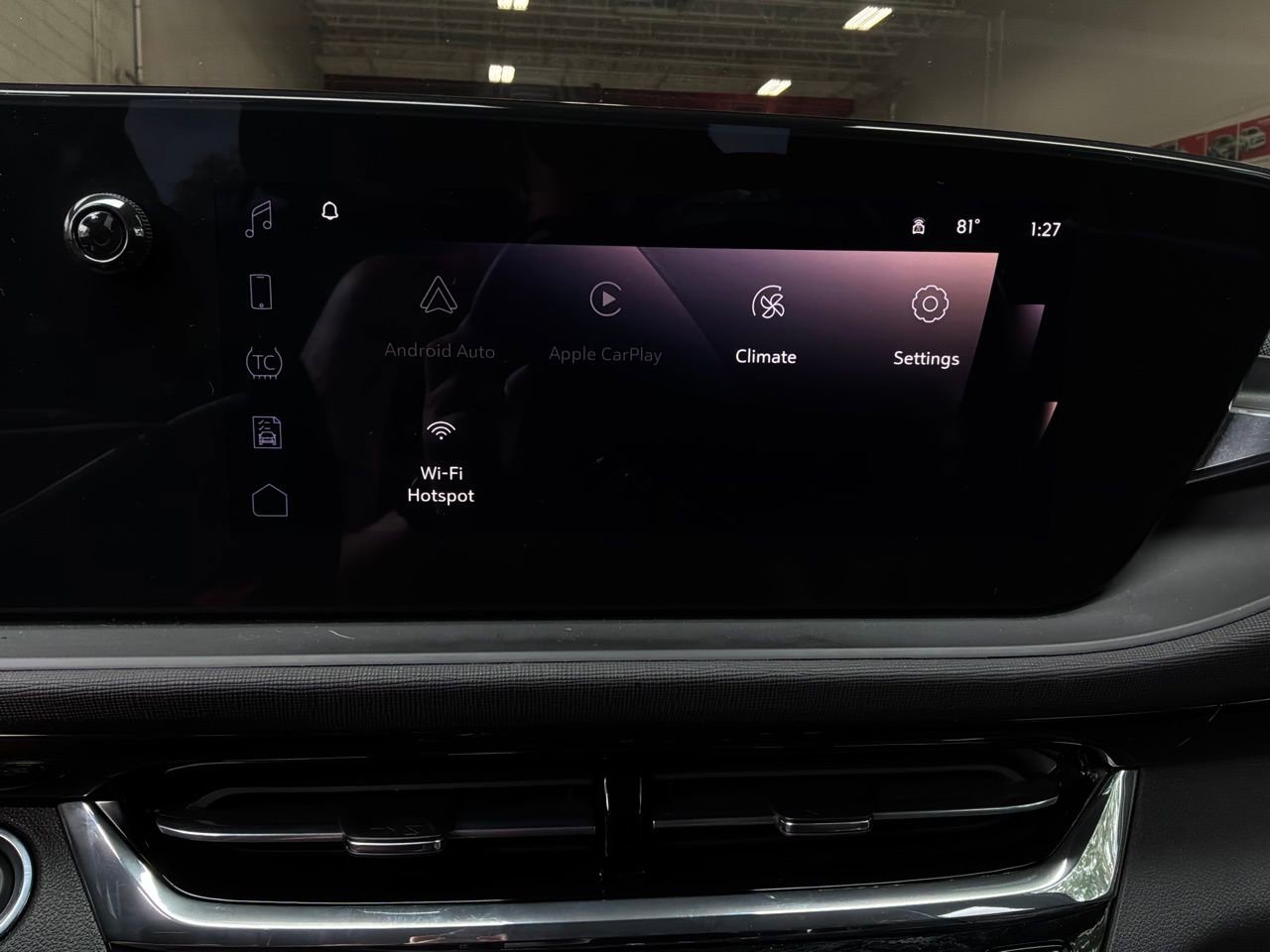 Used 2025 Buick Envista Sport Touring image 28