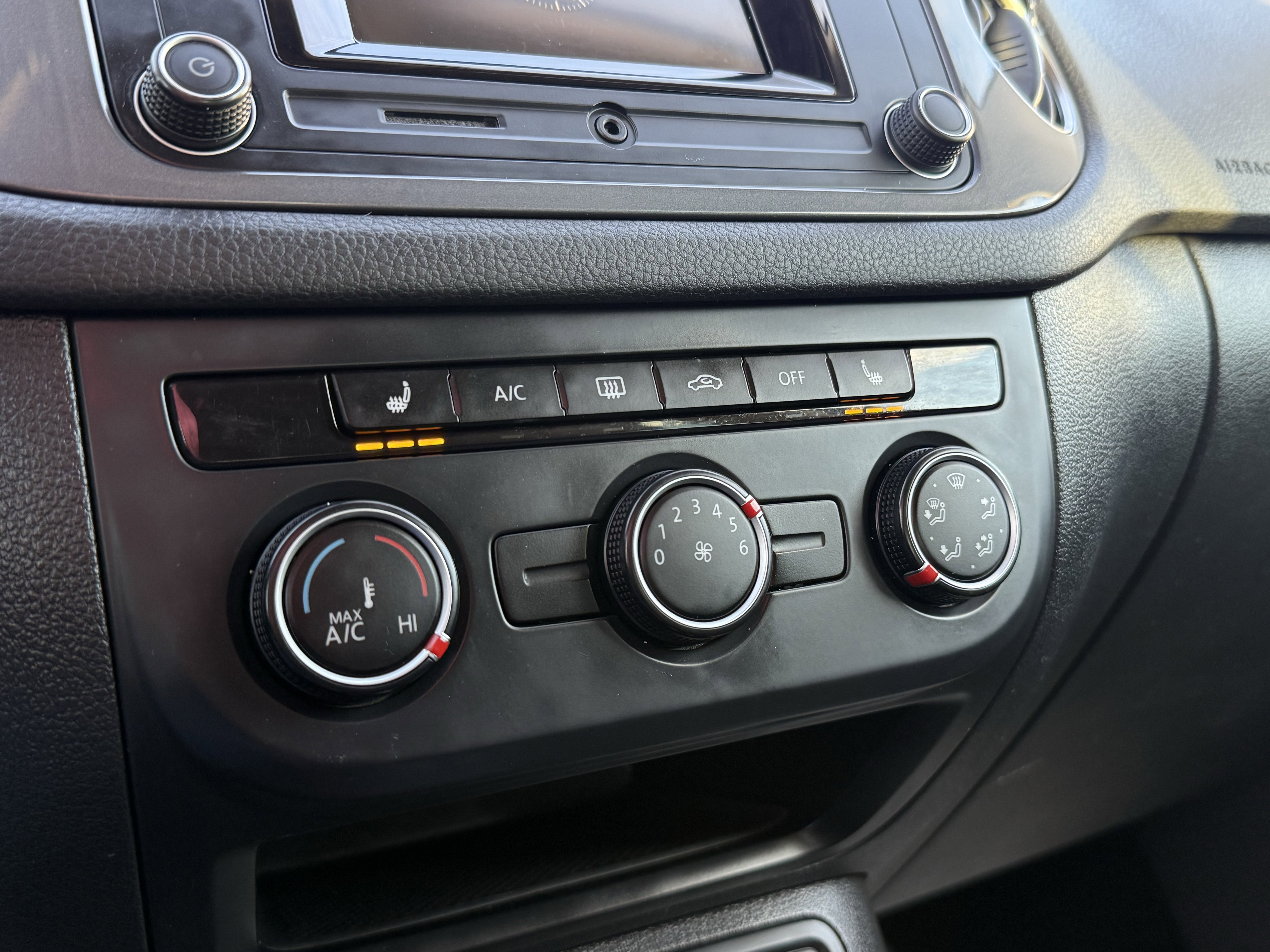 Used 2016 Volkswagen Tiguan S image 21