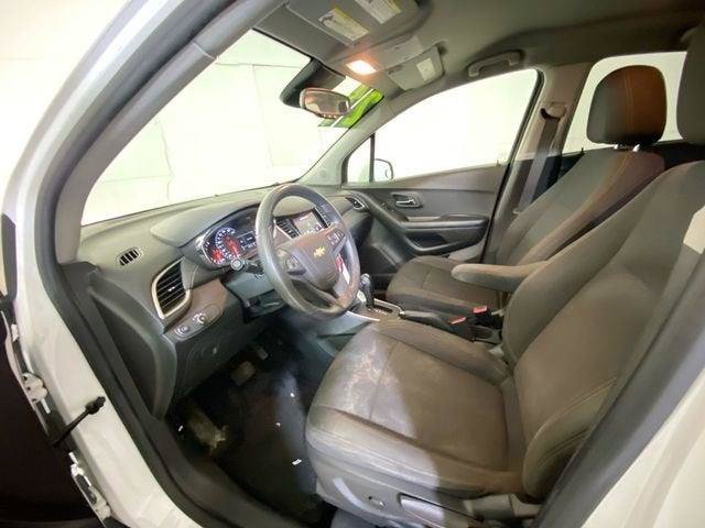 Used 2021 Chevrolet Trax LS w/ Tint and Cruise Package FWD image 31