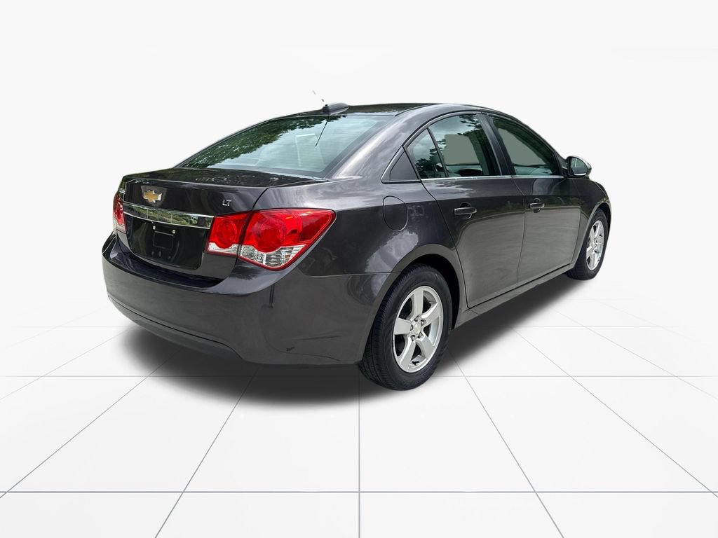 Used 2015 Chevrolet Cruze LT w/ Technology Package FWD image 8