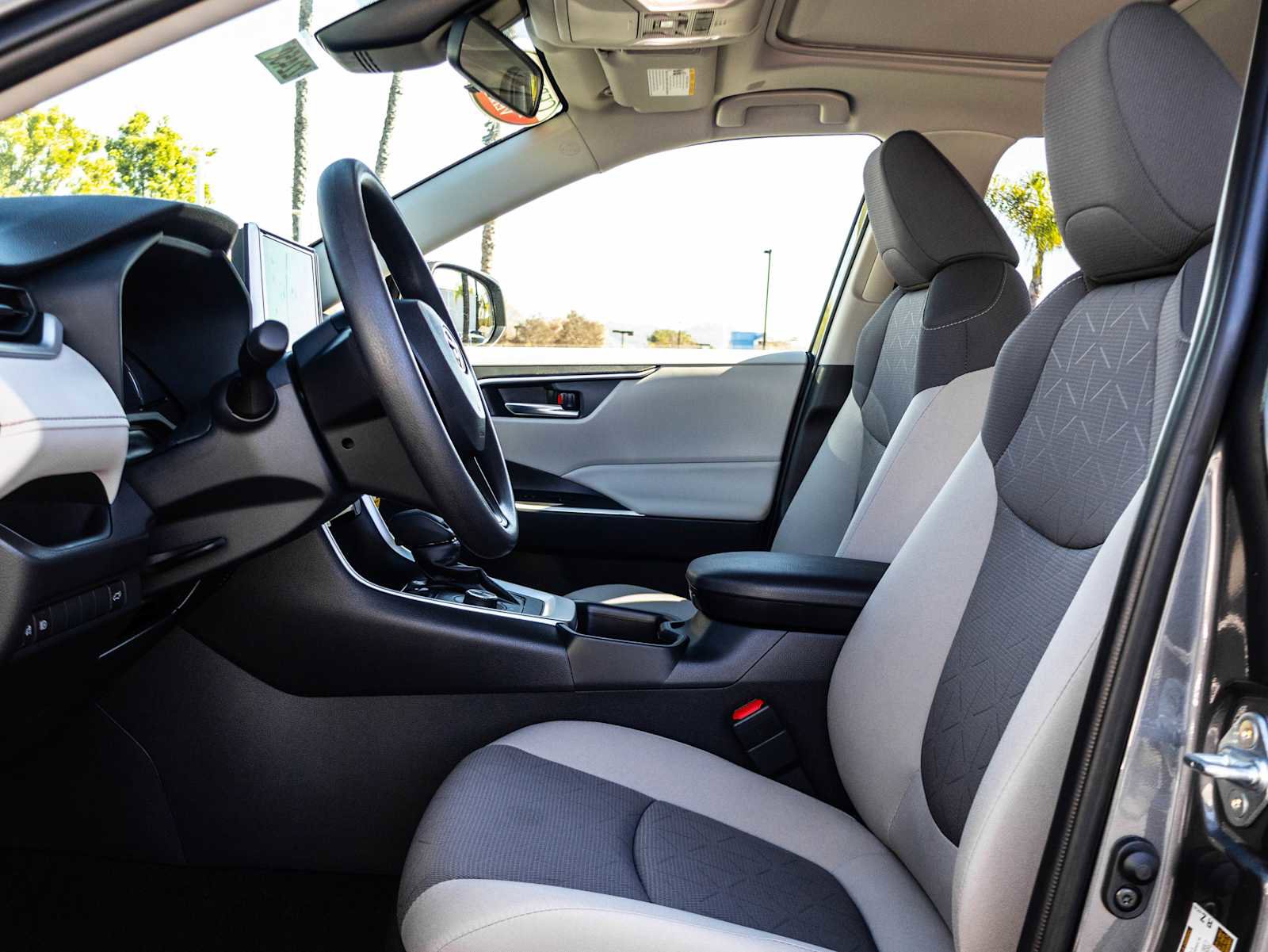 Used 2025 Toyota RAV4 XLE w/ Convenience Package image 13